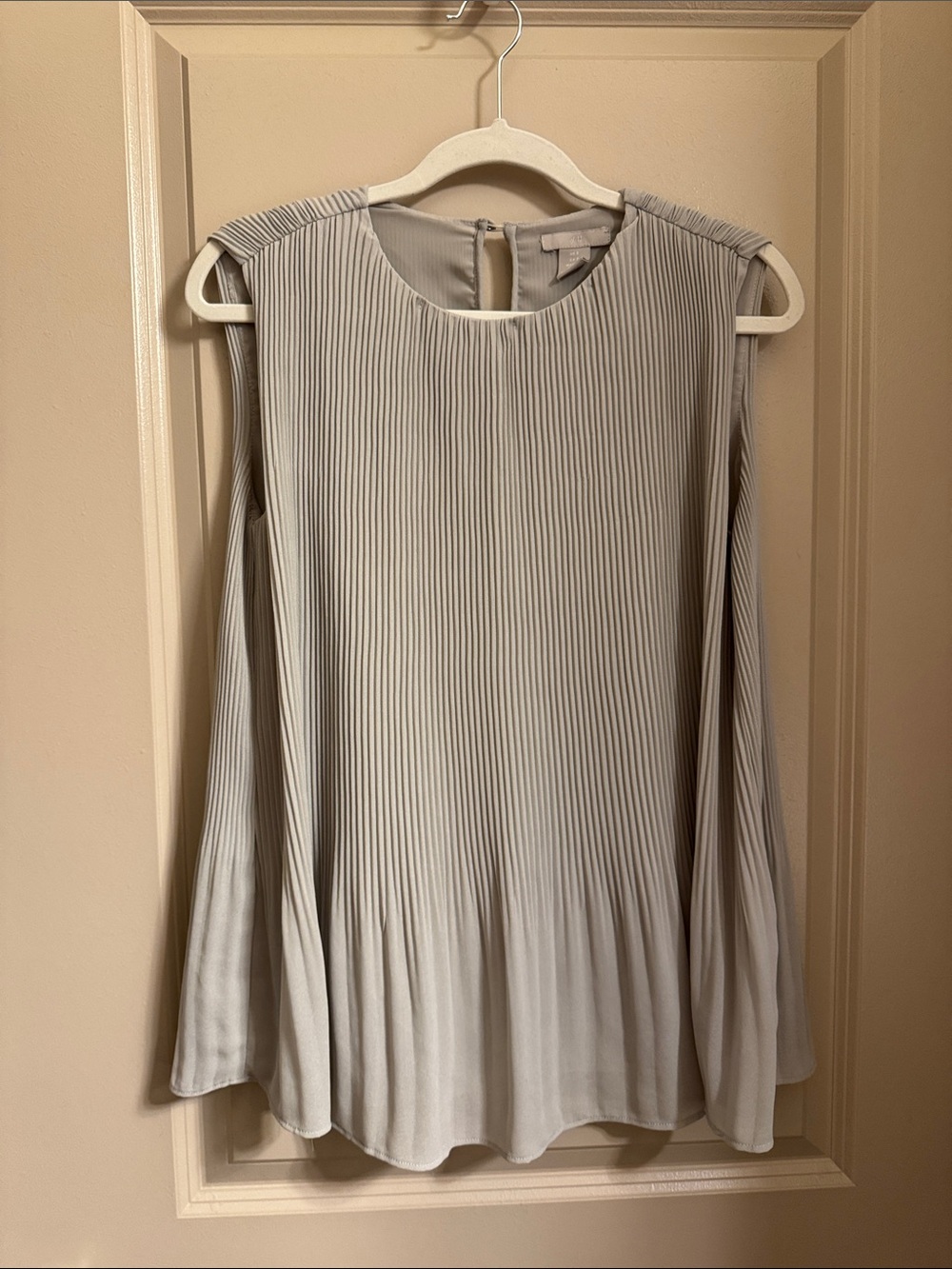 H&M Light Gray Pleated Cap-Sleeve Blouse